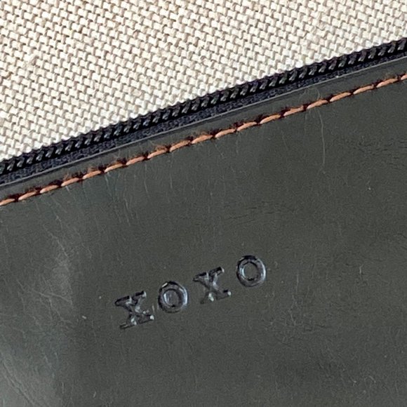 XOXO Small Black Vegan Leather Handbag with Strap - Picture 5 of 12